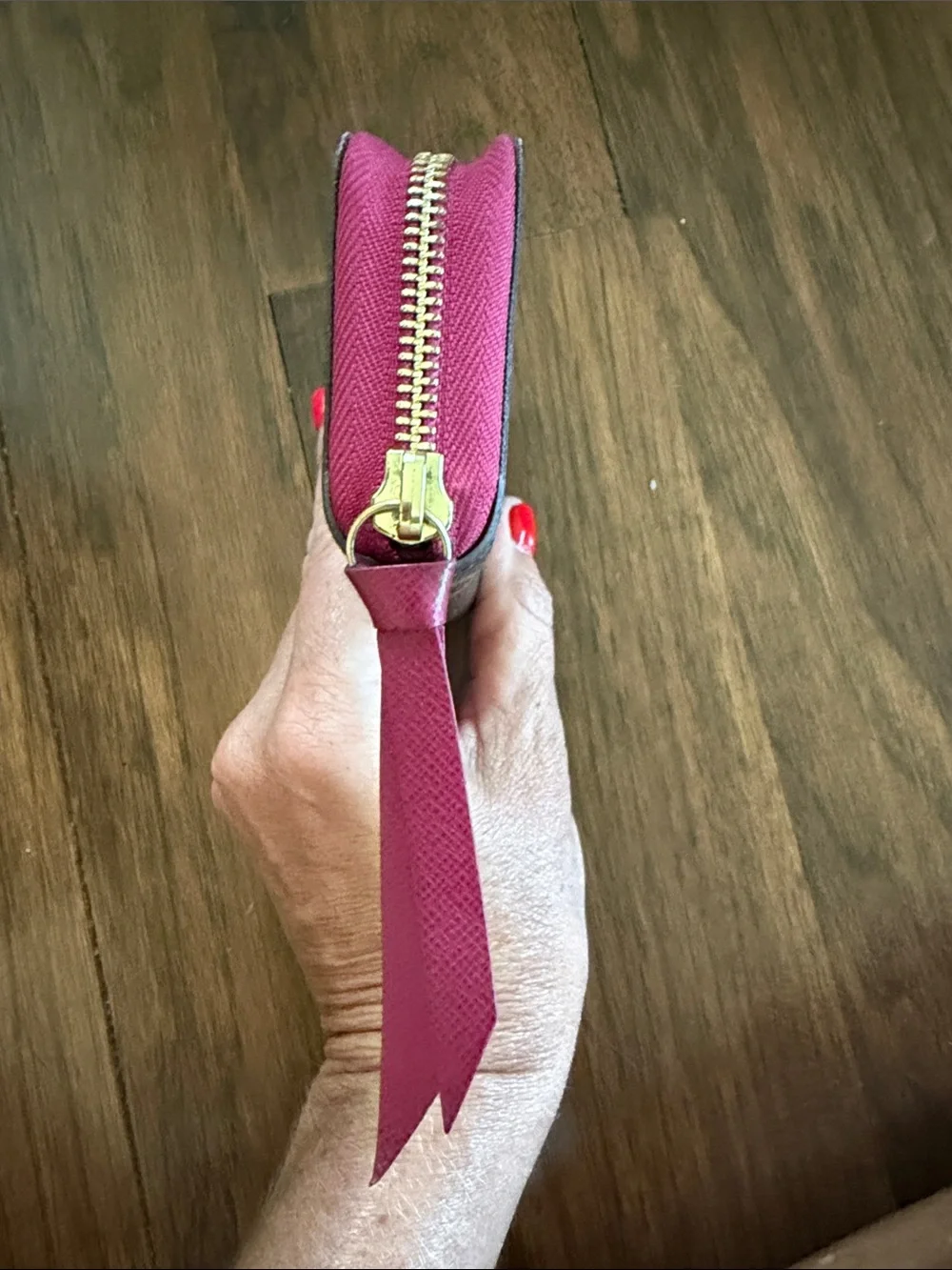 Louis Vuitton excellent closure canvas